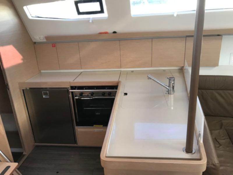 Book yachts online - sailboat - Elan 45 Impression - Delta - rent