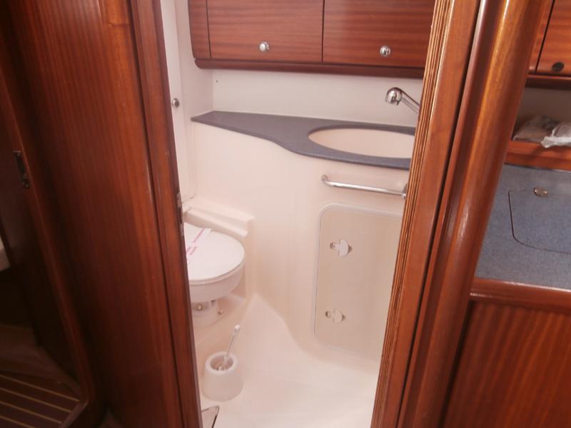 Book yachts online - sailboat - Bavaria 44 - Mystique - rent