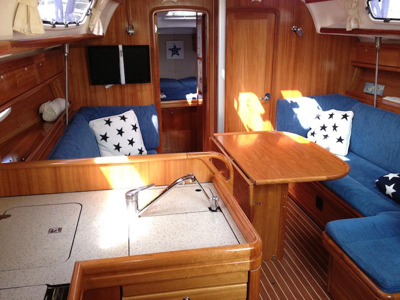 Book yachts online - sailboat - Bavaria 38 Cruiser - B38-1 - rent