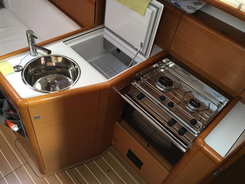Book yachts online - sailboat - Sun Odyssey 33i - Stramala - rent
