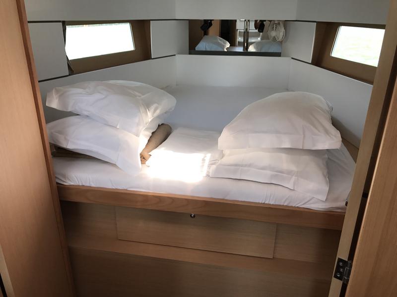 Book yachts online - sailboat - Oceanis 38.1 - Denebola I - rent