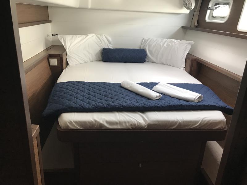 Book yachts online - catamaran - Lagoon 450F - Cor Caroli (TOR) - rent