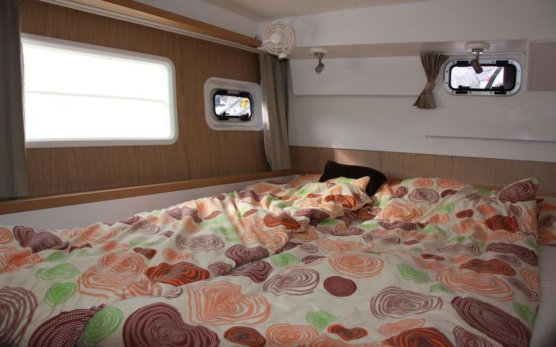 Book yachts online - catamaran - Lagoon 400 S2 - Luna Lu (PMI) - rent