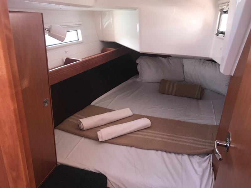 Book yachts online - sailboat - Sun Odyssey 49i - Eudora (GND) - rent