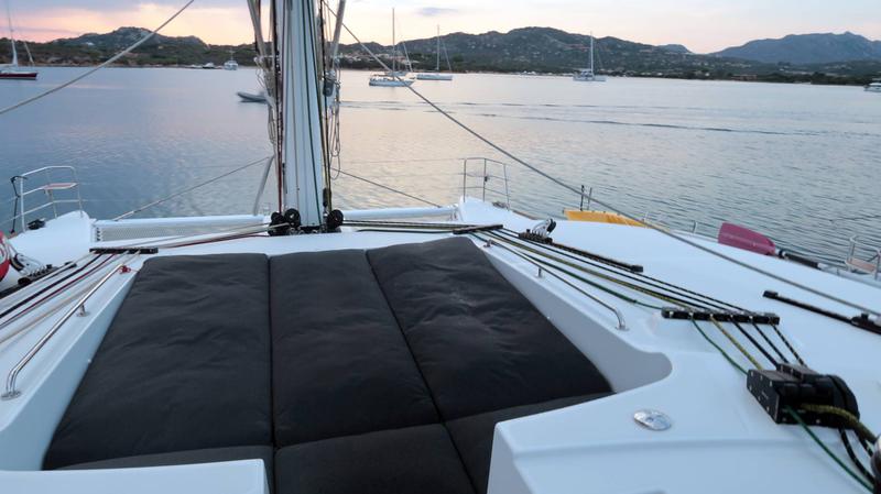Book yachts online - catamaran - Lagoon 620 - Blue Eclipse - rent