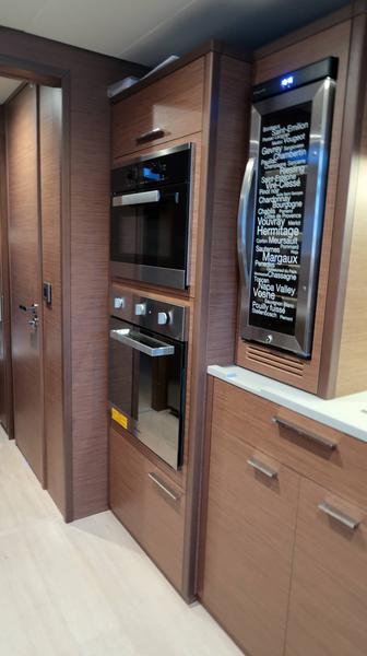 Book yachts online - catamaran - Lagoon 620 - Blue Eclipse - rent