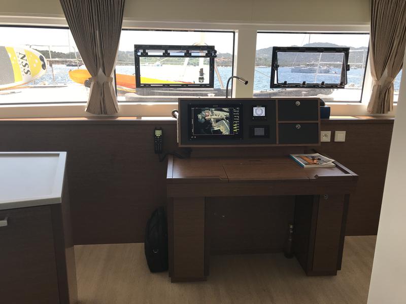 Book yachts online - catamaran - Lagoon 52F (5 cab) - Big Mama (AC, WM, Generator, Inverter, Tender Lift) - rent