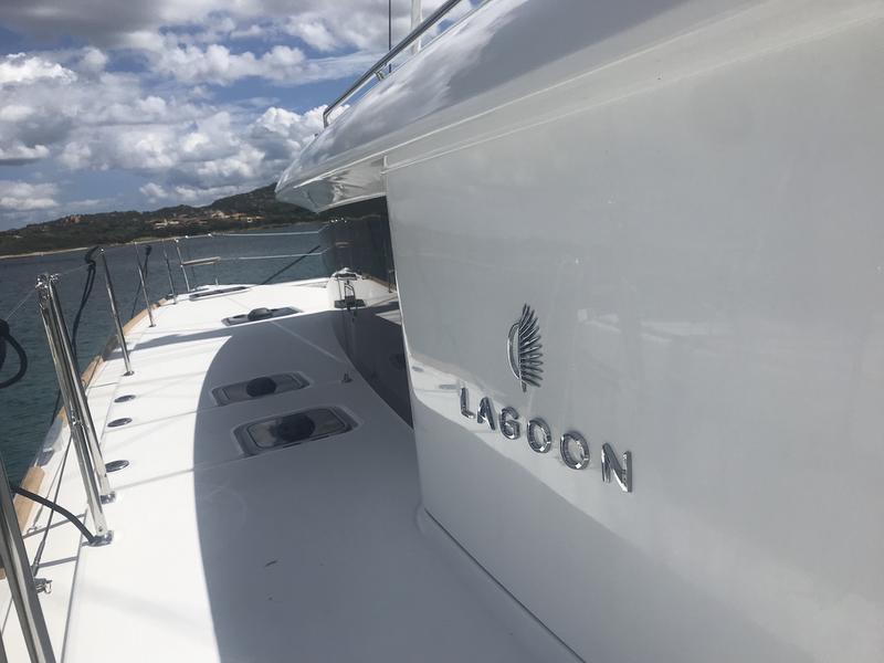 Book yachts online - catamaran - Lagoon 450F - Cor Caroli (GND) - rent