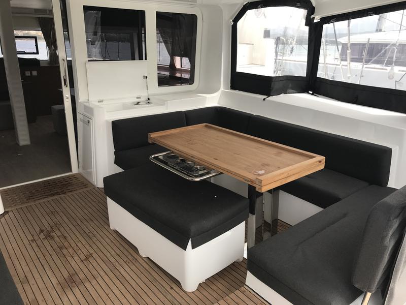 Book yachts online - catamaran - Lagoon 52F - 6 cab - Dugongo II (SXM) (6 cab + 1 crew) (A/C, WM, Generator, Inverter, Tender Lift) - rent