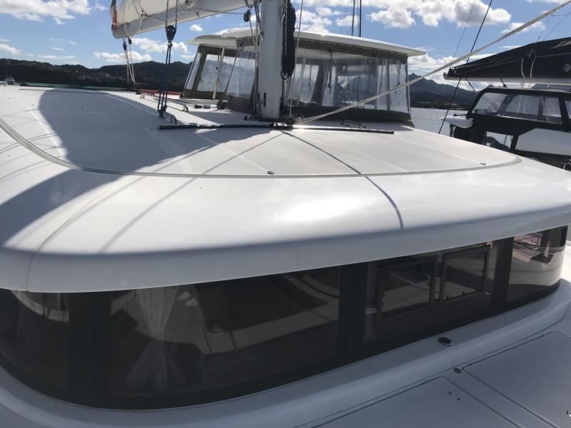 Book yachts online - catamaran - Lagoon 42 - Benetnash II (GND) (A/C, WM, Generator, Inverter) - rent