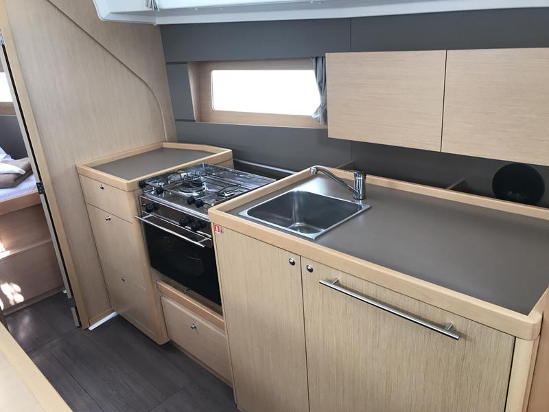 Book yachts online - sailboat - Oceanis 38 - Regulus - rent