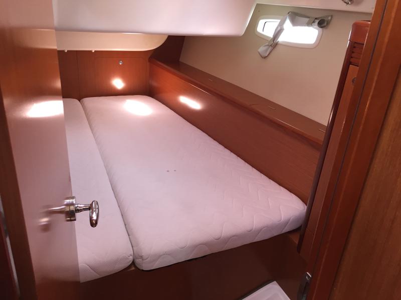 Book yachts online - sailboat - Oceanis 43 - Little Mermaid - rent