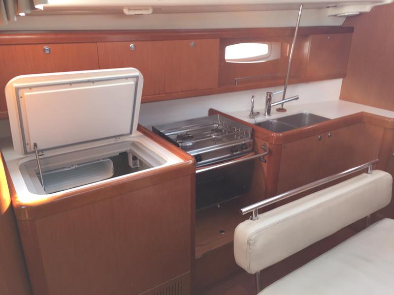Book yachts online - sailboat - Oceanis 43 - Little Mermaid - rent