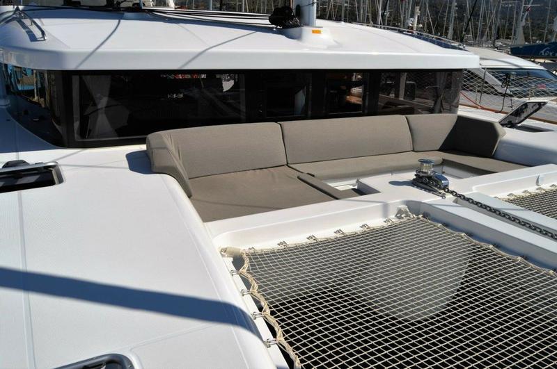 Book yachts online - catamaran - Lagoon 450 Sport - Vamos Dos (PMI) (A/C, Generator, Inverter) - rent