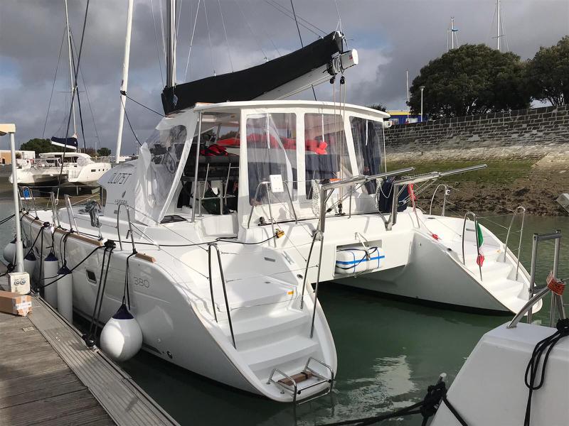 Book yachts online - catamaran - Lagoon 380 - Naos (Watermaker,Inverter) - rent