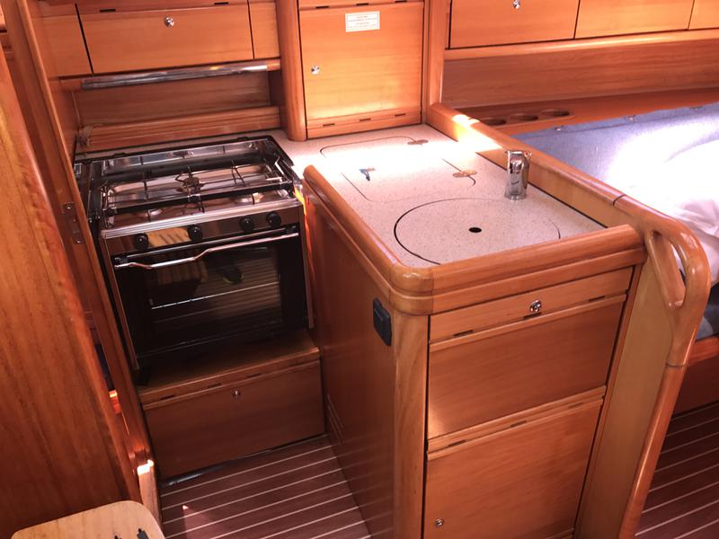 Book yachts online - sailboat - Bavaria 31 Cruiser - Maya - rent