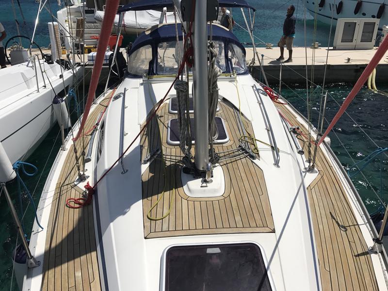 Book yachts online - sailboat - Bavaria 31 Cruiser - Maya - rent