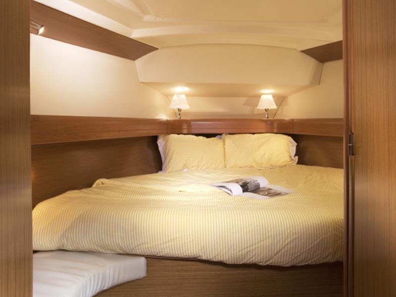 Book yachts online - sailboat - Sun Odyssey 42i - Alex - rent