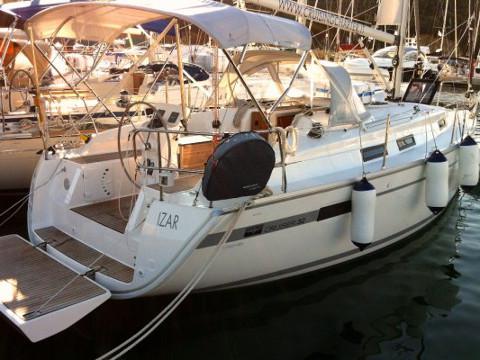 Book yachts online - sailboat - Bavaria Cruiser 32 - Izar - rent