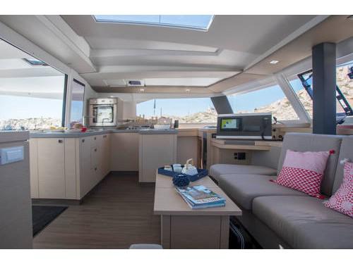 Book yachts online - catamaran - Astréa 42 - Gabian - rent