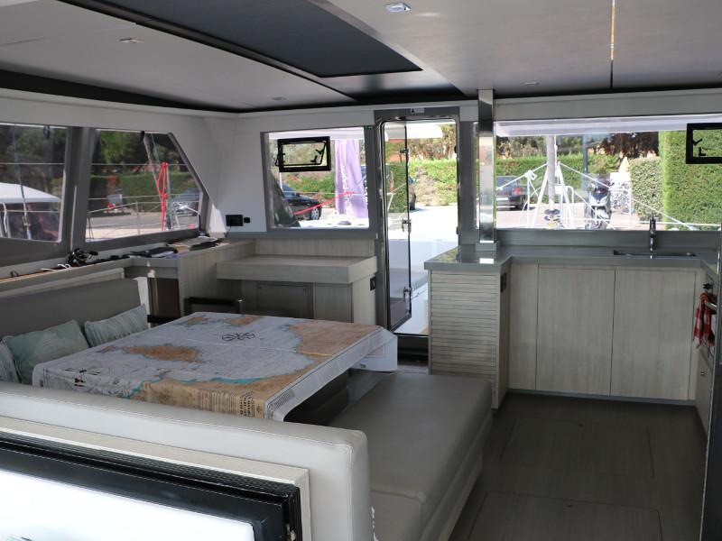 Book yachts online - catamaran - Leopard 45 - Leovic - rent