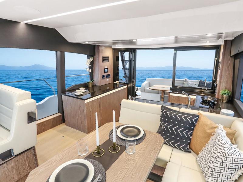 Book yachts online - motorboat - Sealine F 430 - Blue Lagoon II  - rent