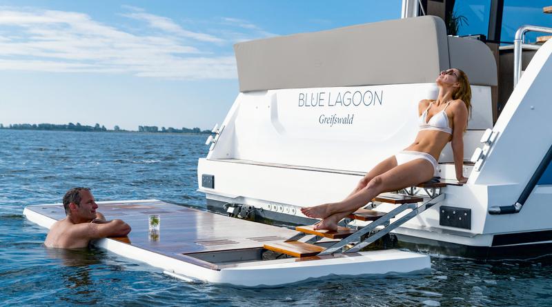 Book yachts online - motorboat - Sealine F430 - BLUE LAGOON - rent