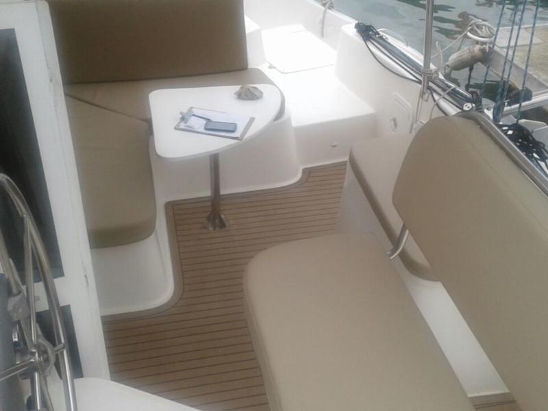 Book yachts online - catamaran - Catflash 35 - Dakota - rent
