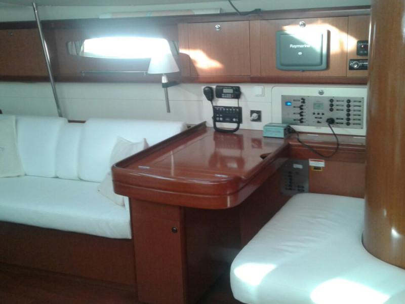 Book yachts online - sailboat - Beneteau 49 - Fix You - rent