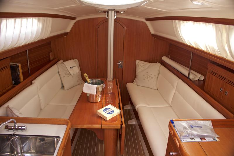 Book yachts online - sailboat - Elan 31 Performance - Sailway Tres - rent