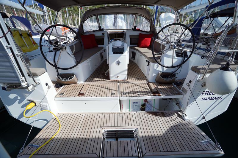 Book yachts online - sailboat - Sun Odyssey 410 - Free Me - rent