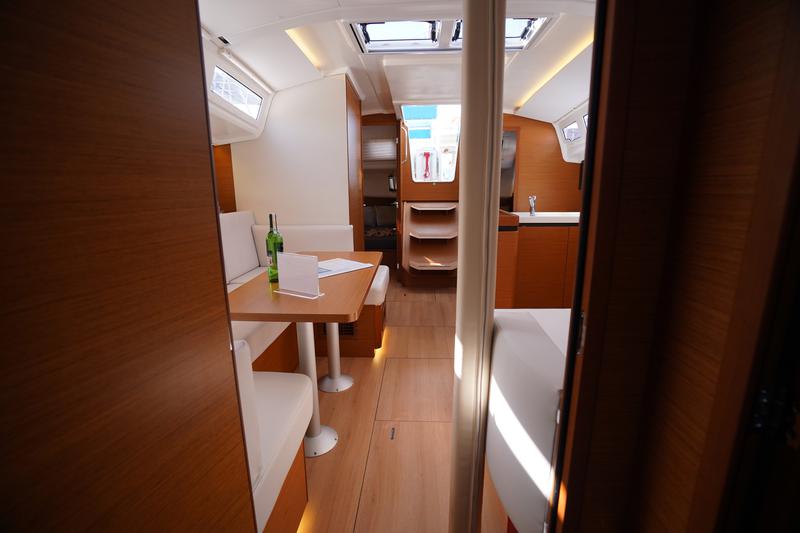 Book yachts online - sailboat - Sun Odyssey 410 - Free Me - rent