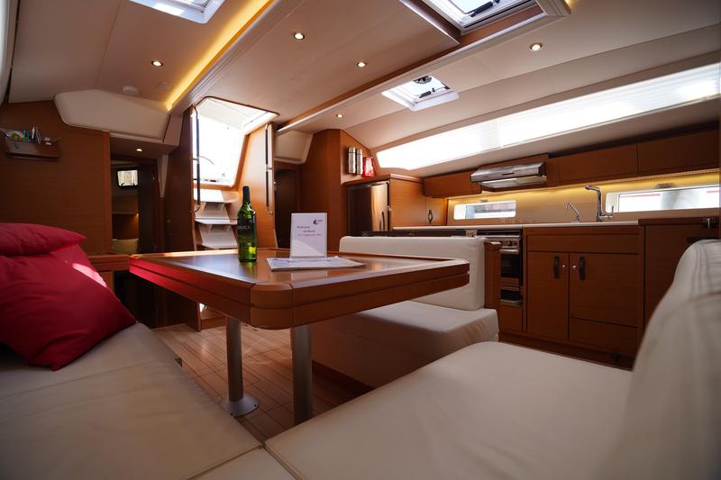 Book yachts online - sailboat - Jeanneau 54 - Cappuccino Due - rent