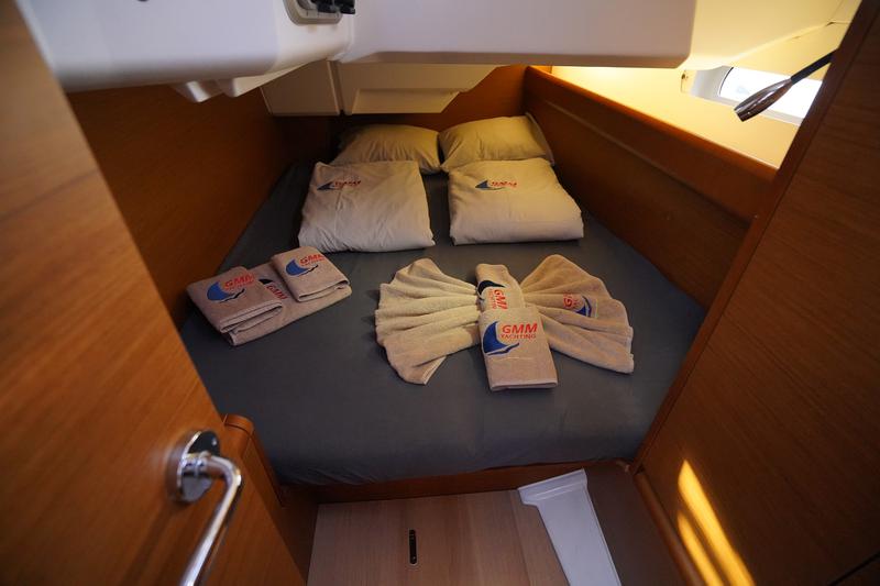 Book yachts online - sailboat - Sun Odyssey 389 - Gin Fizz - rent