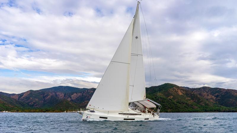 Book yachts online - sailboat - Sun Odyssey 440 - 3 Cabins - White Marlin - rent