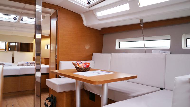 Book yachts online - sailboat - Sun Odyssey 440 - 3 Cabins - White Marlin - rent