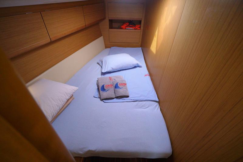 Book yachts online - sailboat - Sun Odyssey 49i - Habanera - rent