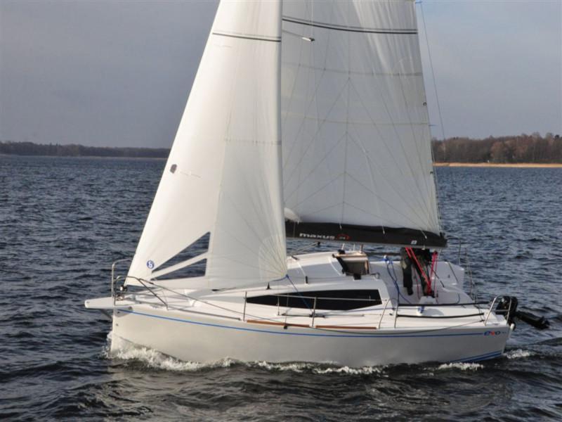 Book yachts online - sailboat - Maxus evo 24 Standard - KOMEDIA - rent