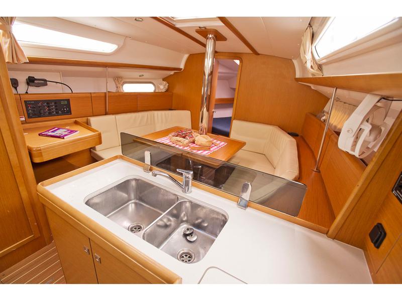 Book yachts online - sailboat - Sun Odyssey 36i - Lauren - rent