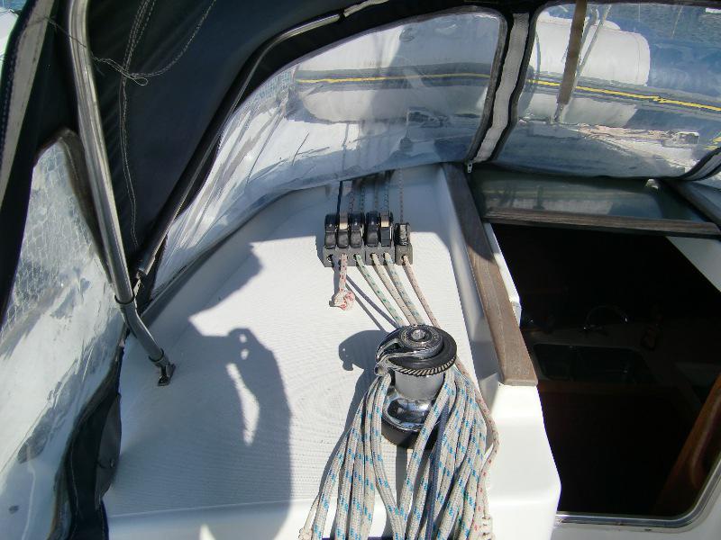 Book yachts online - sailboat - Sun Odyssey 37 - ADELANTE - rent