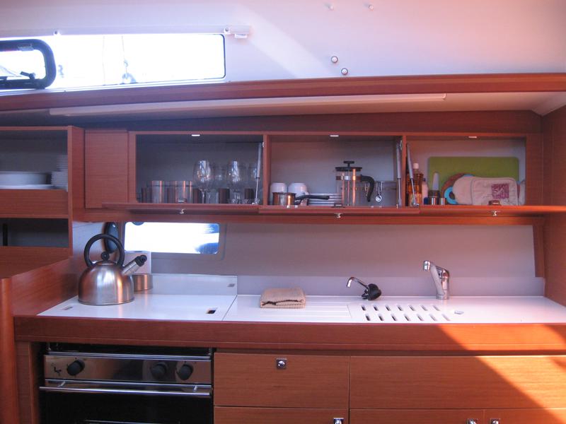 Book yachts online - sailboat - Dufour 382 GL - Delta - rent