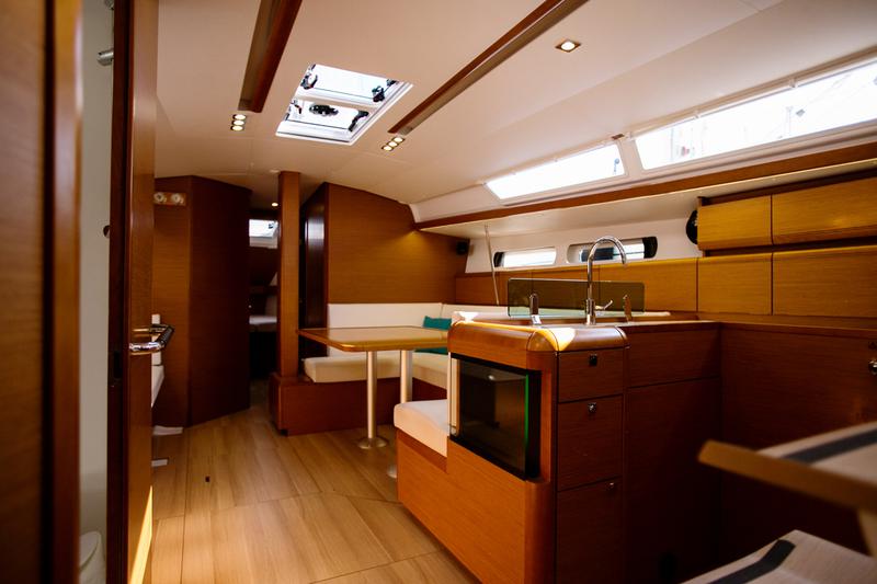 Book yachts online - sailboat - Sun Odyssey 449 - Alpha - rent