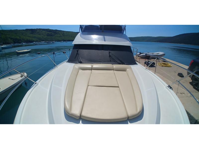 Book yachts online - motorboat - Beneteau Antares 36 Fly - JOIA - rent
