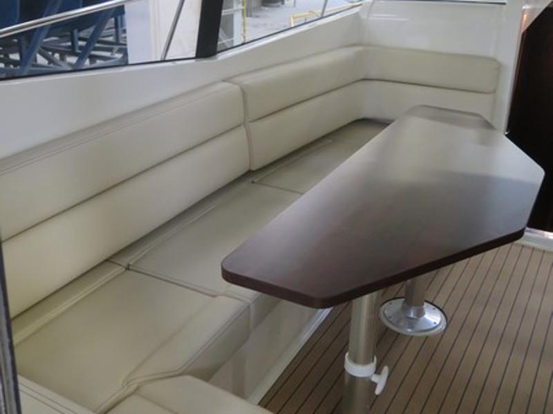 Book yachts online - motorboat - Platinum 989 - Platinum 989 Flybridge - rent