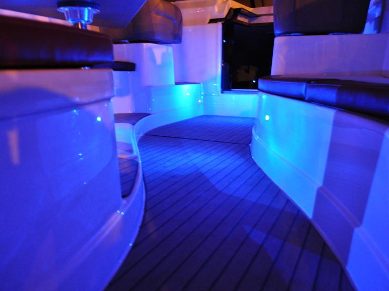Book yachts online - motorboat - Tes 393 Illuminatus - Tes 393 Illuminatus - rent