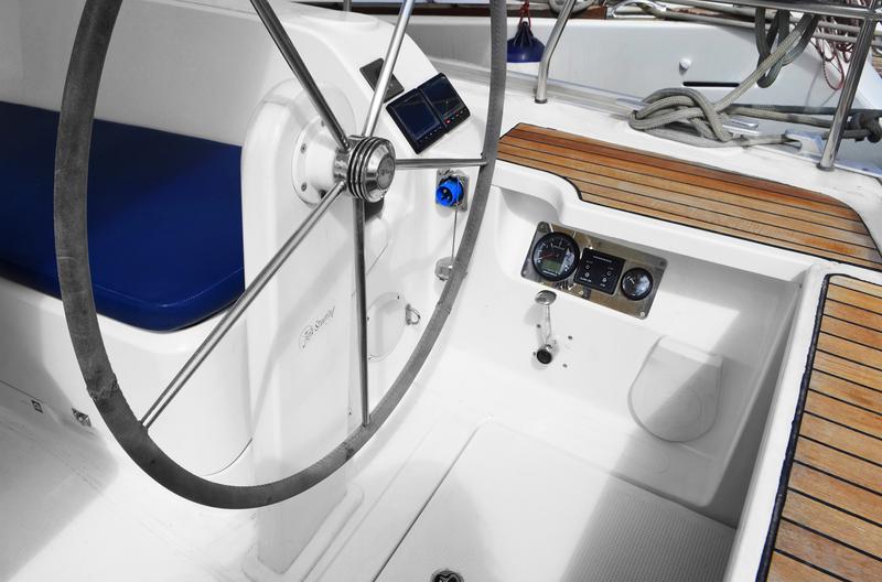 Book yachts online - sailboat - Bavaria Cruiser 41 - Anemos - rent