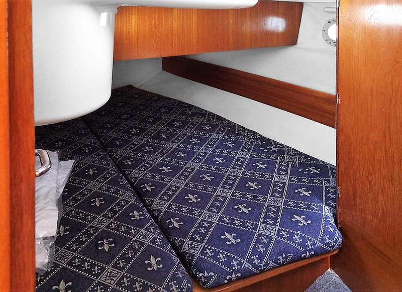 Book yachts online - sailboat - Sun Odyssey 37.1 - Jacob - rent