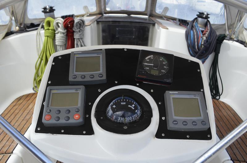Book yachts online - sailboat - Sun Odyssey 37.1 - Jacob - rent