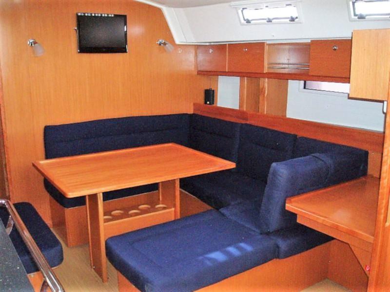 Book yachts online - sailboat - Bavaria 45 - Irida - rent