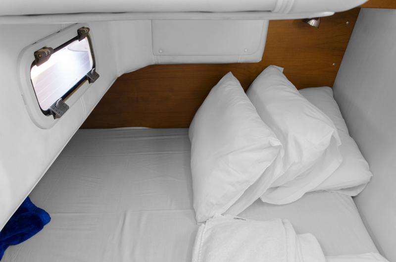 Book yachts online - motorboat - Nimbus 320 Coupe - Go Goo - rent
